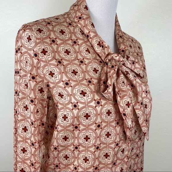 Avec Les Filles Pussy Bow Tie Neck Printed Blouse - Picture 5 of 10